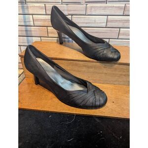 Fioni nights black fabric heets size 9.5
